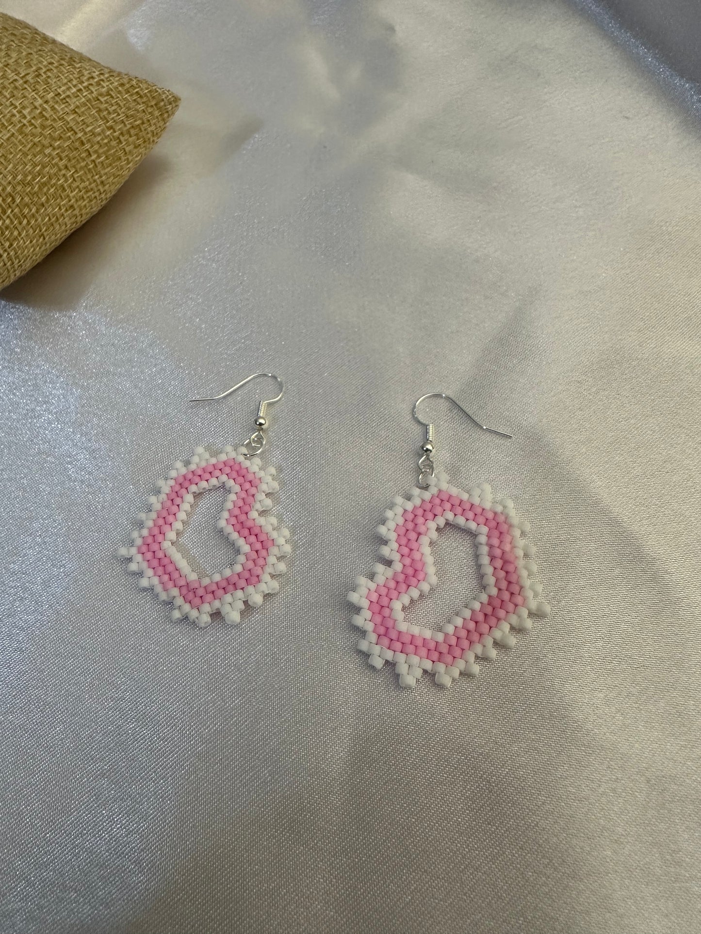 Artes estilo corazón rosa con blanco