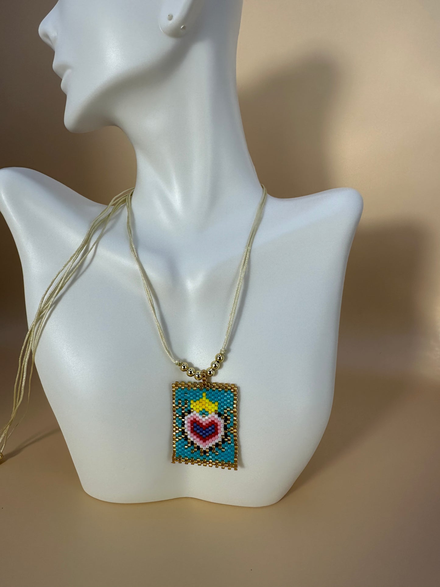 Collar adjustable