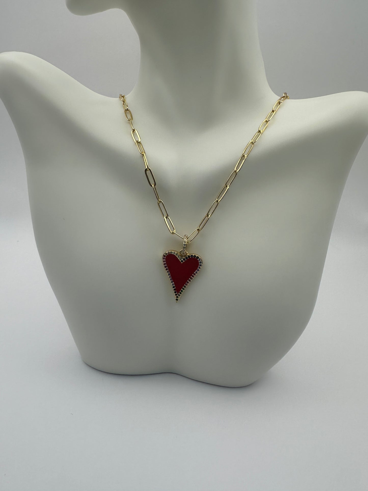 Cadena paper clip 19 inc. Corazón rojo con zirconias